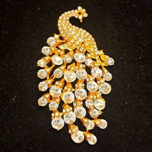 Stunning Vintage Style Large Cleat Rhinestones Peacock Pin or Brooch